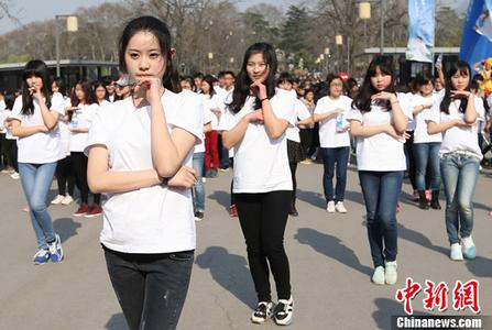 黄圣依在花钱上是大清醒女主